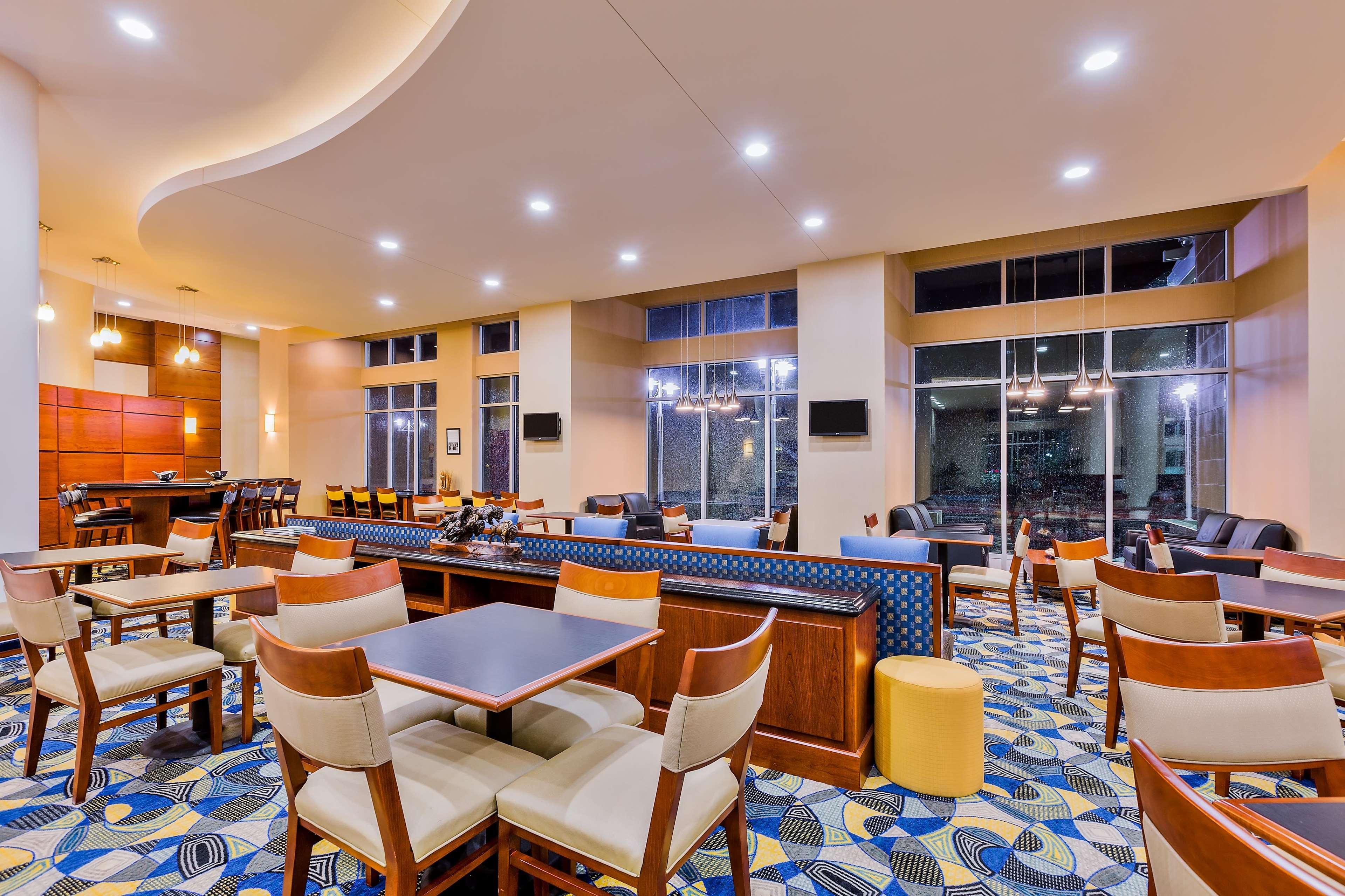 Hampton Inn & Suites Owensboro Downtown Waterfront Экстерьер фото