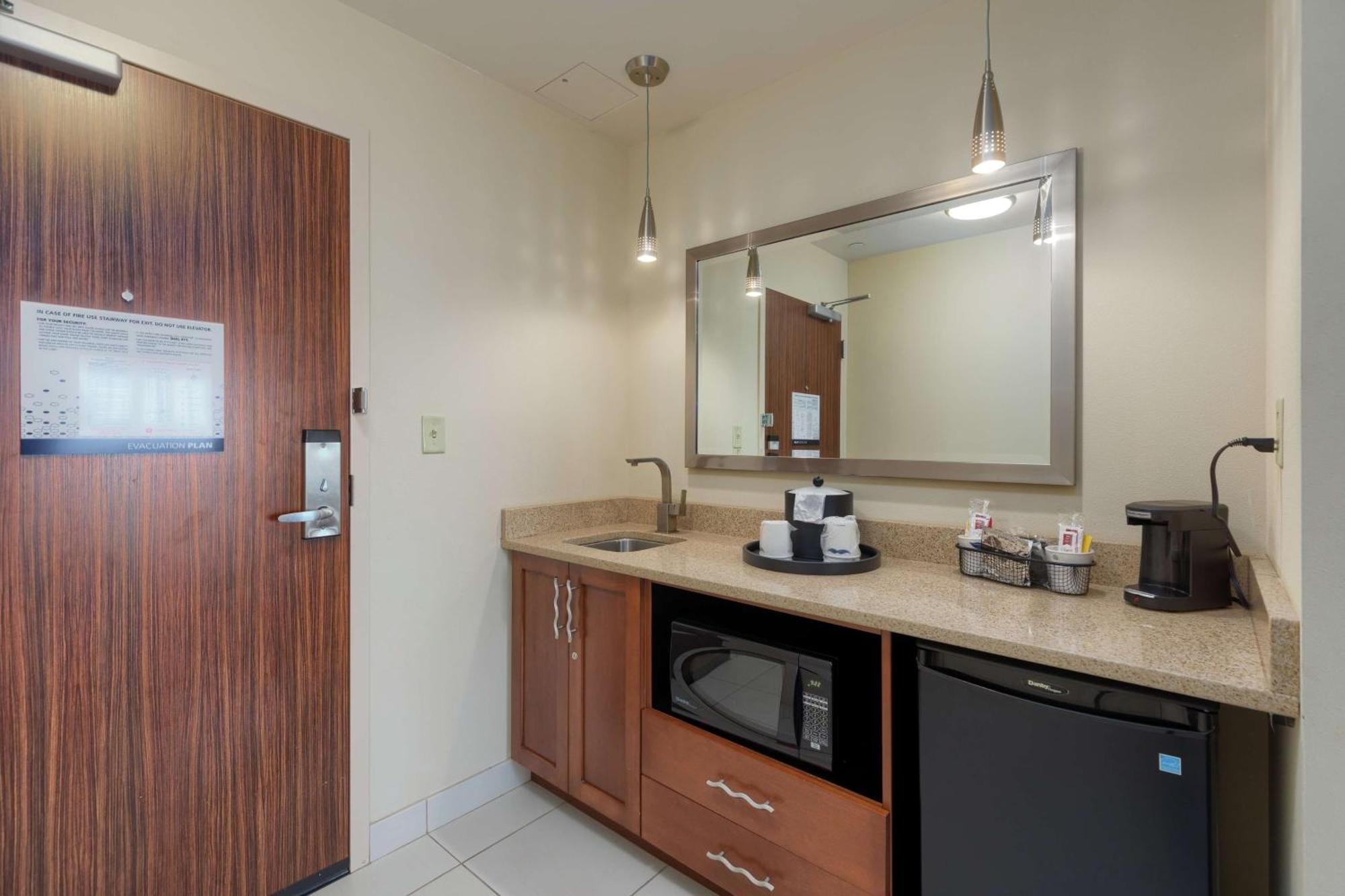 Hampton Inn & Suites Owensboro Downtown Waterfront Экстерьер фото